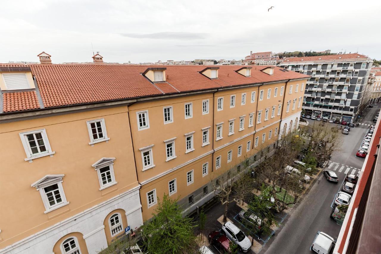 Appartamento Slataper - Ampio E Con Vista Triest Exterior foto